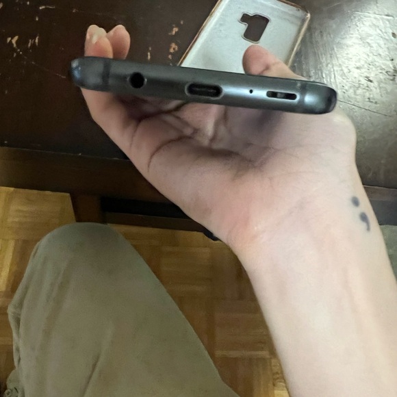 Samsung 9plus - Picture 4 of 6